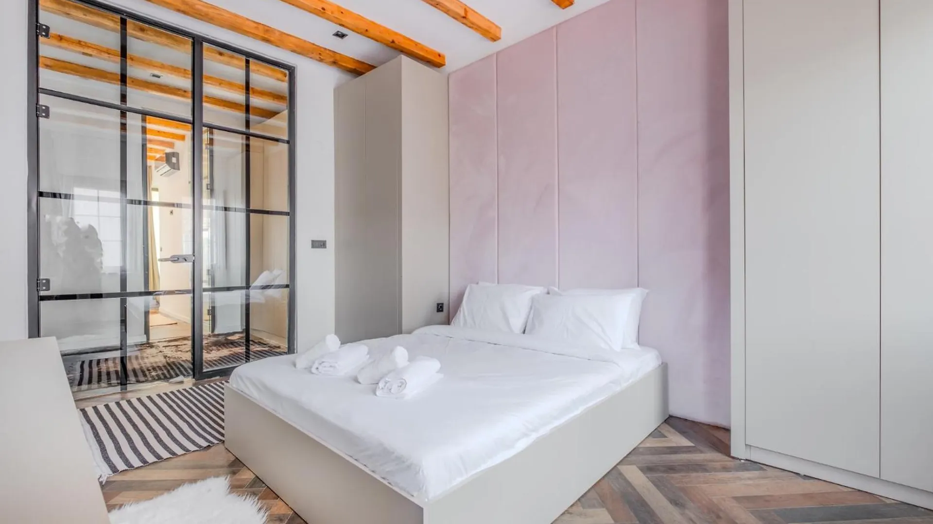 伊斯坦布尔Spacious Modern Flat With Balcony 5 Min To Taksim公寓 公寓